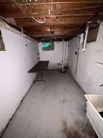 5323 Elmsford Drive, Flint, MI 48532