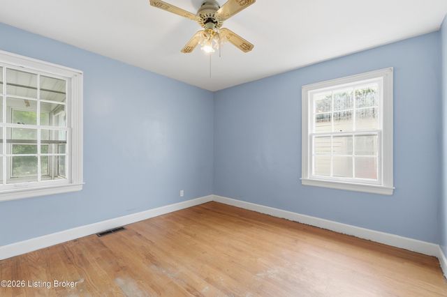 1125 Berry Blvd, Louisville, KY 40215