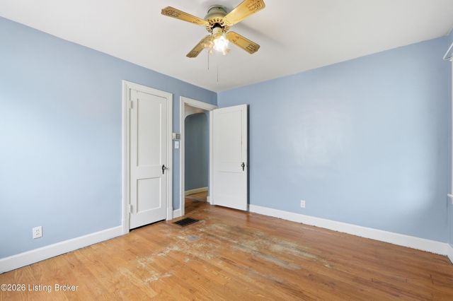 1125 Berry Blvd, Louisville, KY 40215