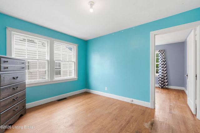 1125 Berry Blvd, Louisville, KY 40215