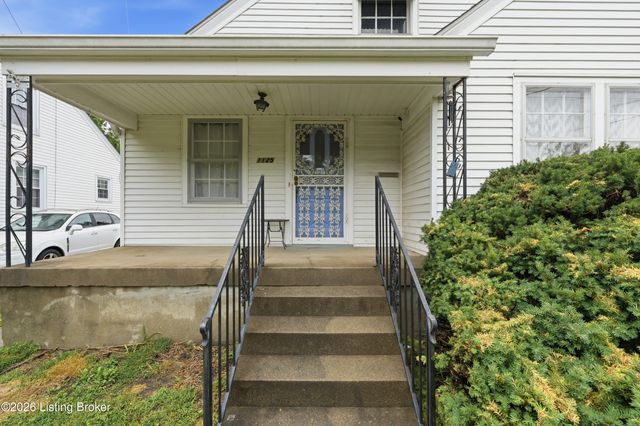 1125 Berry Blvd, Louisville, KY 40215