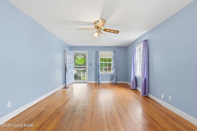 1125 Berry Blvd, Louisville, KY 40215