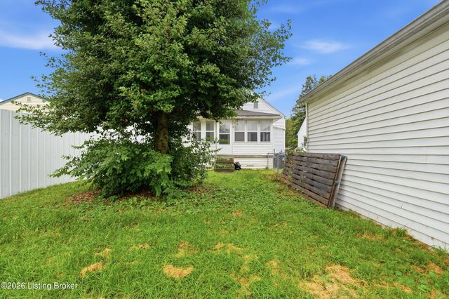1125 Berry Blvd, Louisville, KY 40215