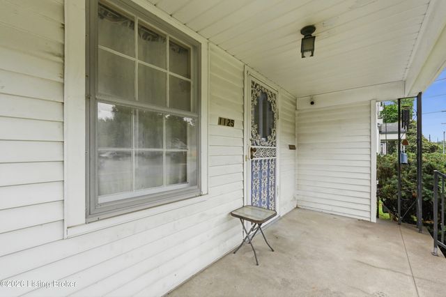 1125 Berry Blvd, Louisville, KY 40215