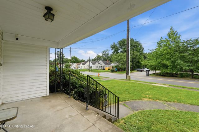 1125 Berry Blvd, Louisville, KY 40215
