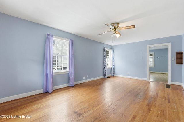 1125 Berry Blvd, Louisville, KY 40215