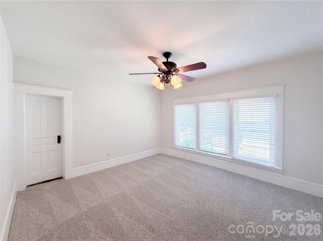 329 W Mclelland Avenue, Mooresville, NC 28115