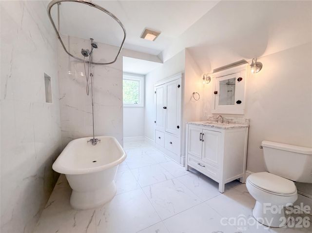 329 W Mclelland Avenue, Mooresville, NC 28115