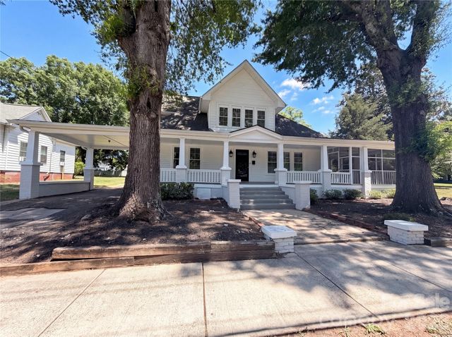 329 W Mclelland Avenue, Mooresville, NC 28115