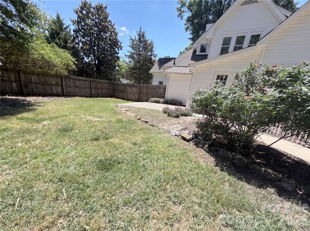 329 W Mclelland Avenue, Mooresville, NC 28115