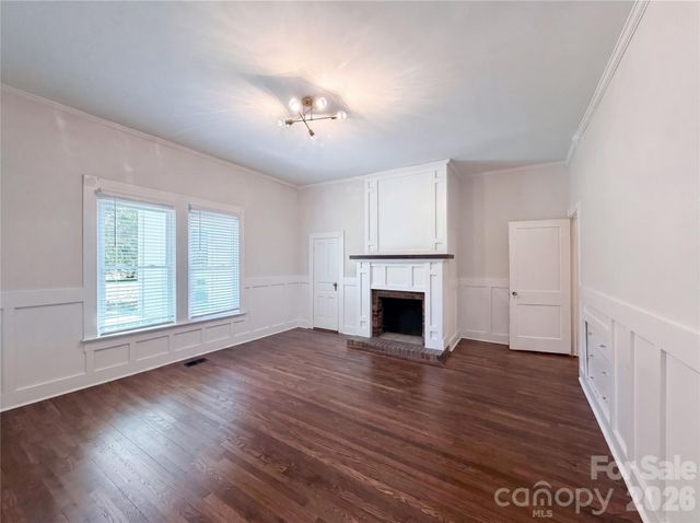 329 W Mclelland Avenue, Mooresville, NC 28115