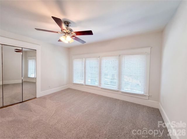 329 W Mclelland Avenue, Mooresville, NC 28115