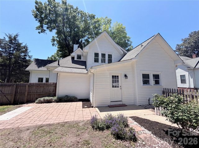 329 W Mclelland Avenue, Mooresville, NC 28115