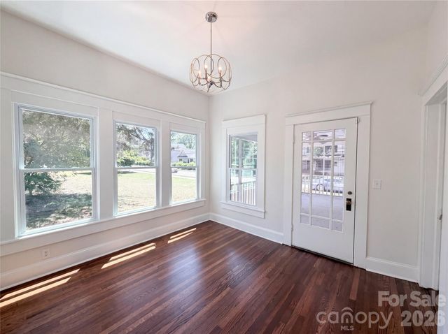 329 W Mclelland Avenue, Mooresville, NC 28115