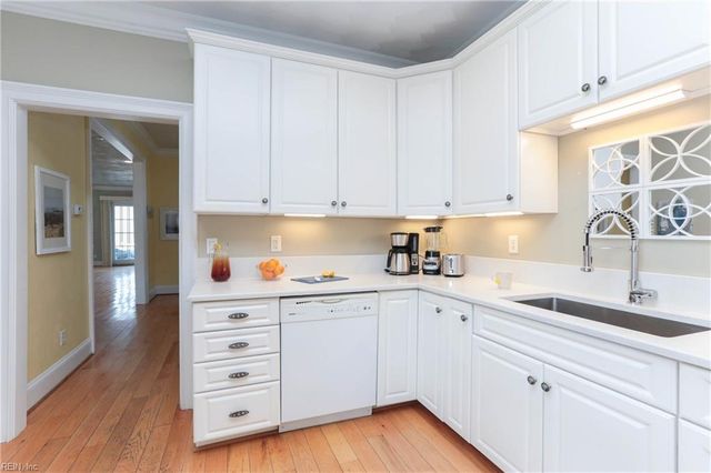 822 W Ocean View AVE, Norfolk, VA 23503