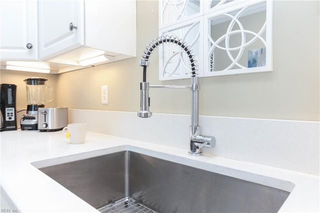 822 W Ocean View AVE, Norfolk, VA 23503