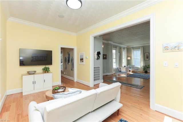 822 W Ocean View AVE, Norfolk, VA 23503