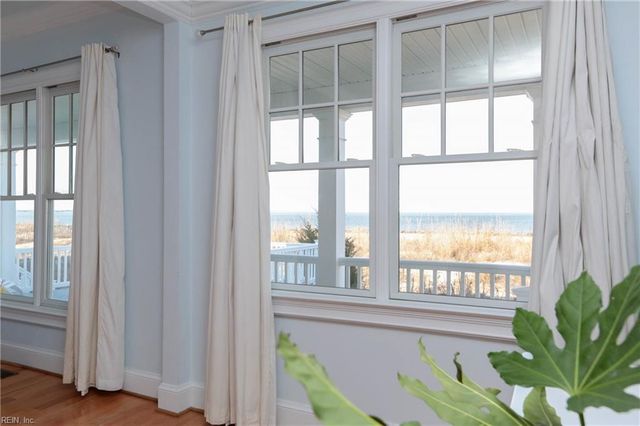 822 W Ocean View AVE, Norfolk, VA 23503