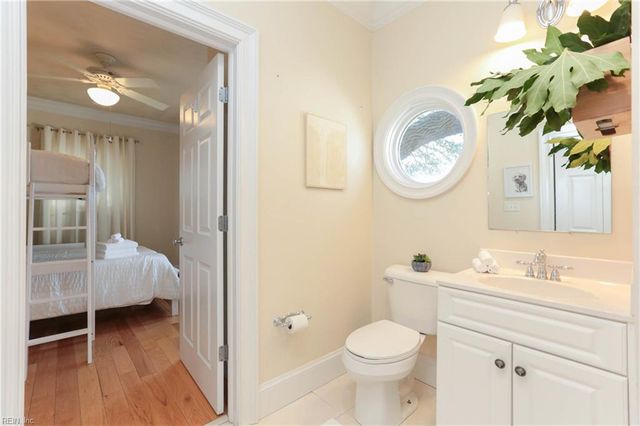 822 W Ocean View AVE, Norfolk, VA 23503