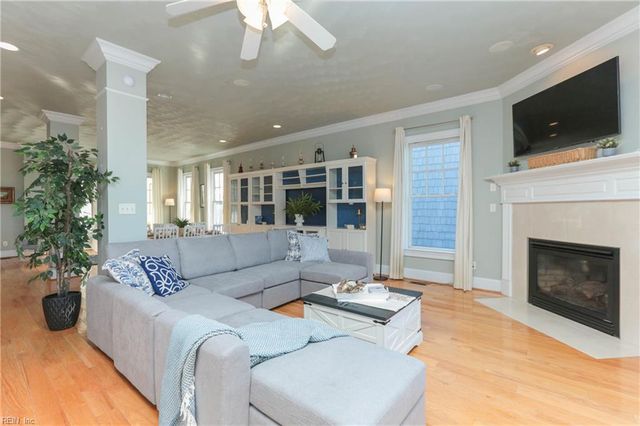 822 W Ocean View AVE, Norfolk, VA 23503