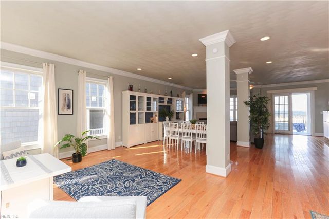 822 W Ocean View AVE, Norfolk, VA 23503