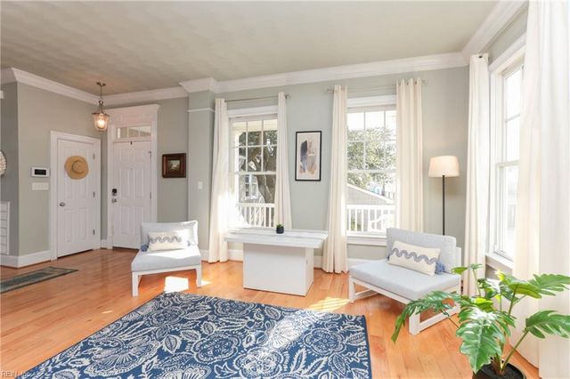 822 W Ocean View AVE, Norfolk, VA 23503