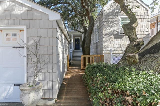 822 W Ocean View AVE, Norfolk, VA 23503