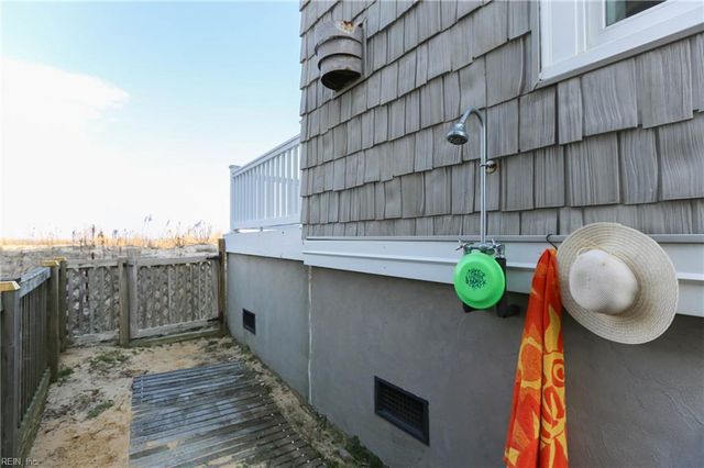 822 W Ocean View AVE, Norfolk, VA 23503