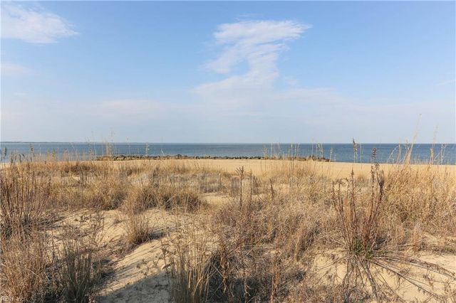 822 W Ocean View AVE, Norfolk, VA 23503