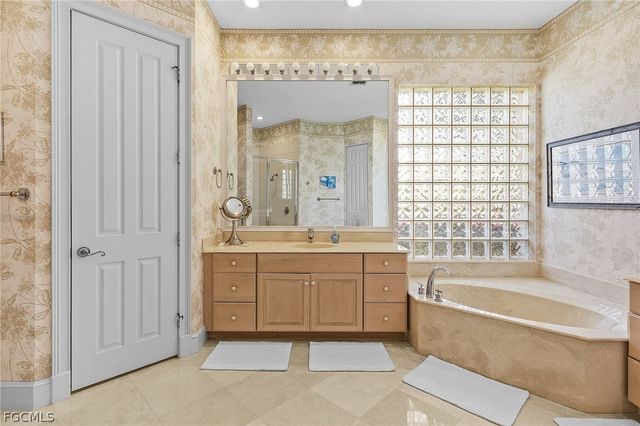 15641 Glenisle WAY, Fort Myers, FL 33912