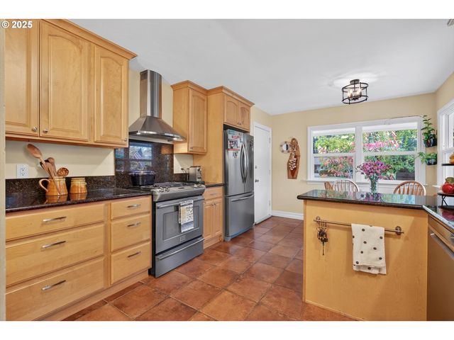 675 10TH St, Lake Oswego, OR 97034