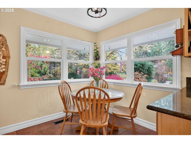 675 10TH St, Lake Oswego, OR 97034