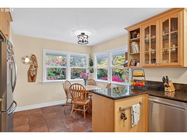 675 10TH St, Lake Oswego, OR 97034