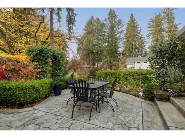 675 10TH St, Lake Oswego, OR 97034