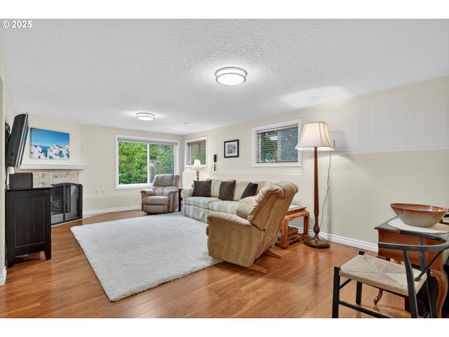 675 10TH St, Lake Oswego, OR 97034