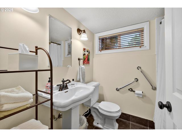 675 10TH St, Lake Oswego, OR 97034