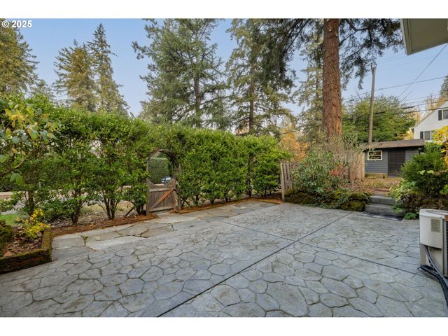 675 10TH St, Lake Oswego, OR 97034