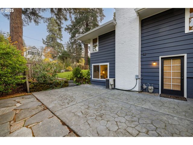 675 10TH St, Lake Oswego, OR 97034