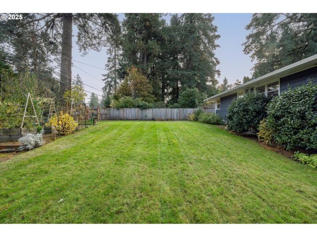 675 10TH St, Lake Oswego, OR 97034