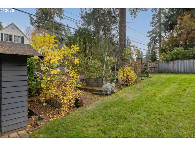 675 10TH St, Lake Oswego, OR 97034