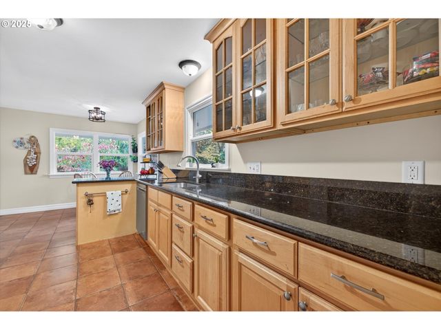 675 10TH St, Lake Oswego, OR 97034