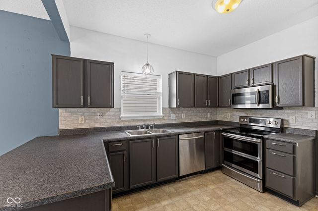 10427 Apple Creek Drive, Indianapolis, IN 46235