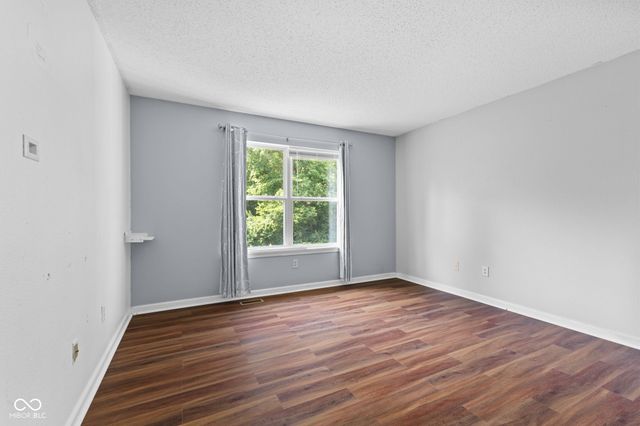 10427 Apple Creek Drive, Indianapolis, IN 46235