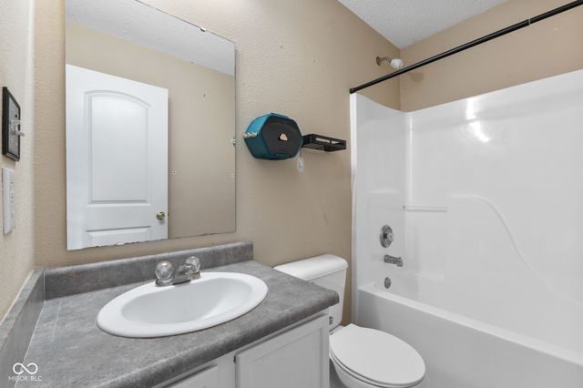 10427 Apple Creek Drive, Indianapolis, IN 46235