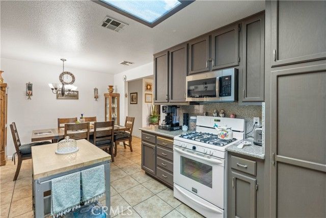 20100 87th, California City, CA 93505