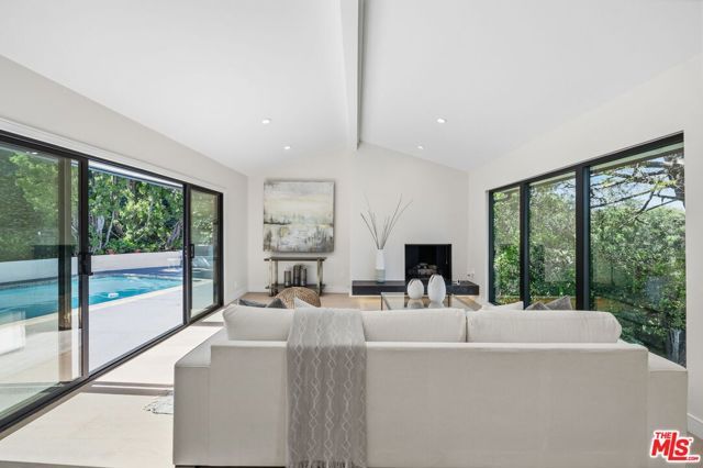 3465 Valley Meadow Road, Sherman Oaks, CA 91403