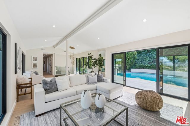 3465 Valley Meadow Road, Sherman Oaks, CA 91403