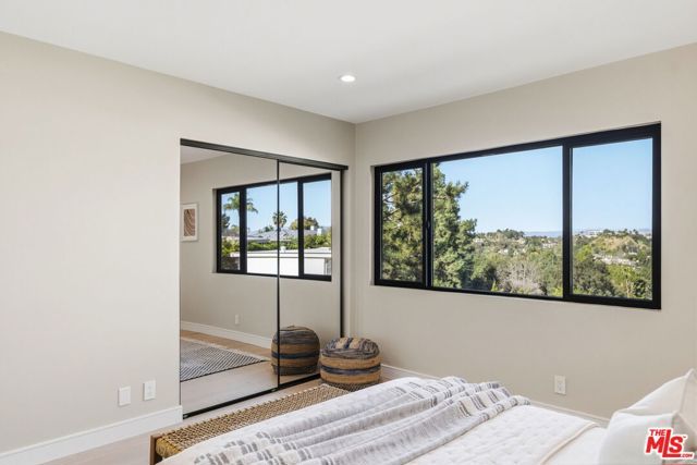 3465 Valley Meadow Road, Sherman Oaks, CA 91403