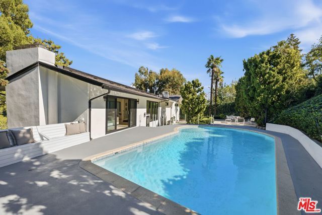 3465 Valley Meadow Road, Sherman Oaks, CA 91403