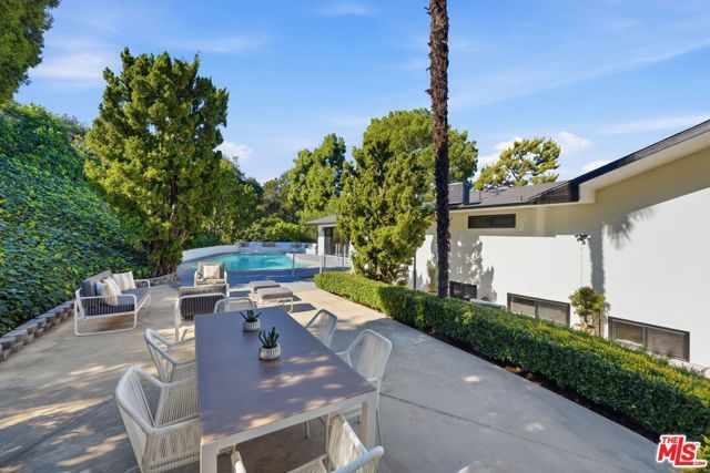 3465 Valley Meadow Road, Sherman Oaks, CA 91403